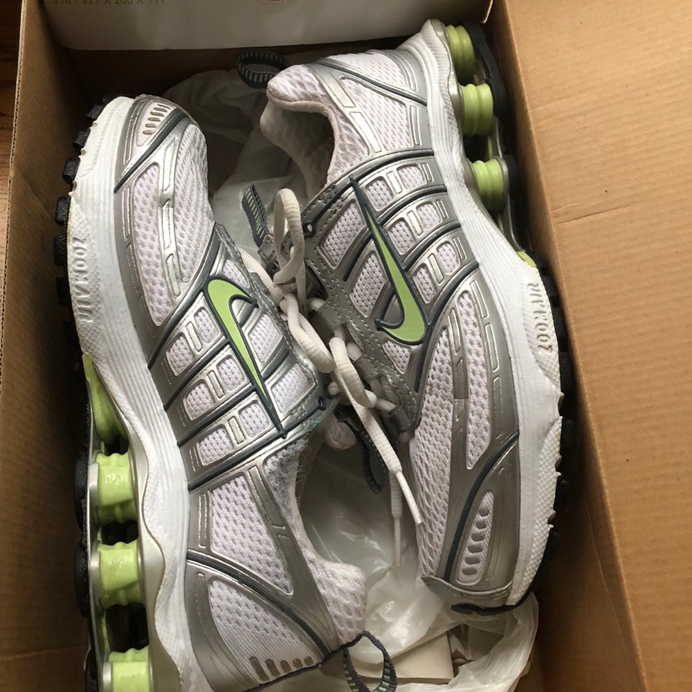 Women's Nike Shox 2:40